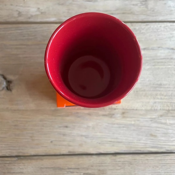 NEW Le Creuset Star Relief Tumbler in Red Cerise - Picture 4 of 8